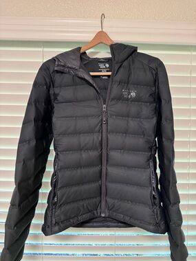 Mountain Hardwear Women's Black Quilted Hooded Puffer Jacket